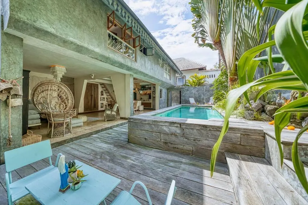 New Listing 1 Bd Vintage Charm In Central Berawa