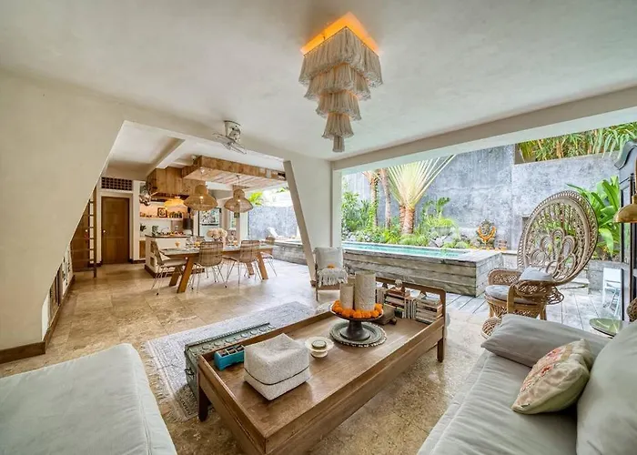 New Listing 1 Bd Vintage Charm In Berawa Villa