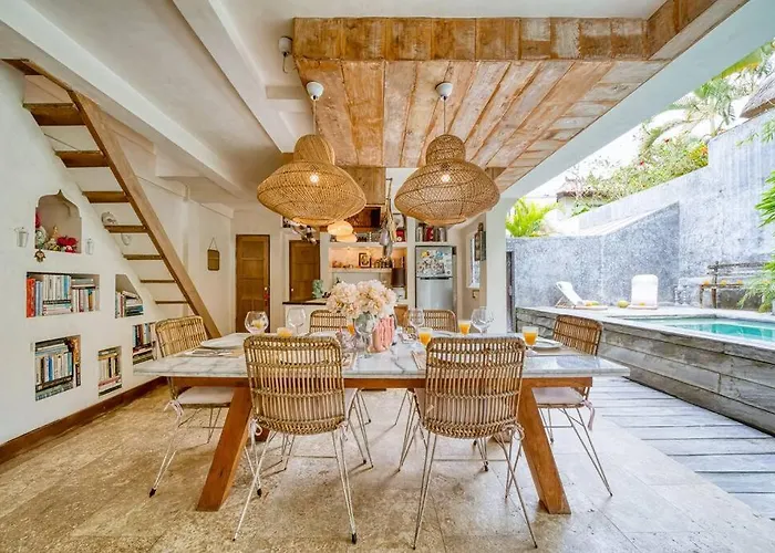 New Listing 1 Bd Vintage Charm In Berawa Canggu