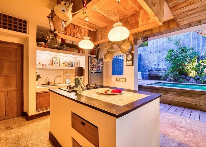 New Listing 1 Bd Vintage Charm In Berawa *